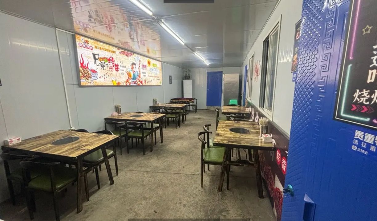 (转让)临街门面，停车非常的方便，老顾客很多