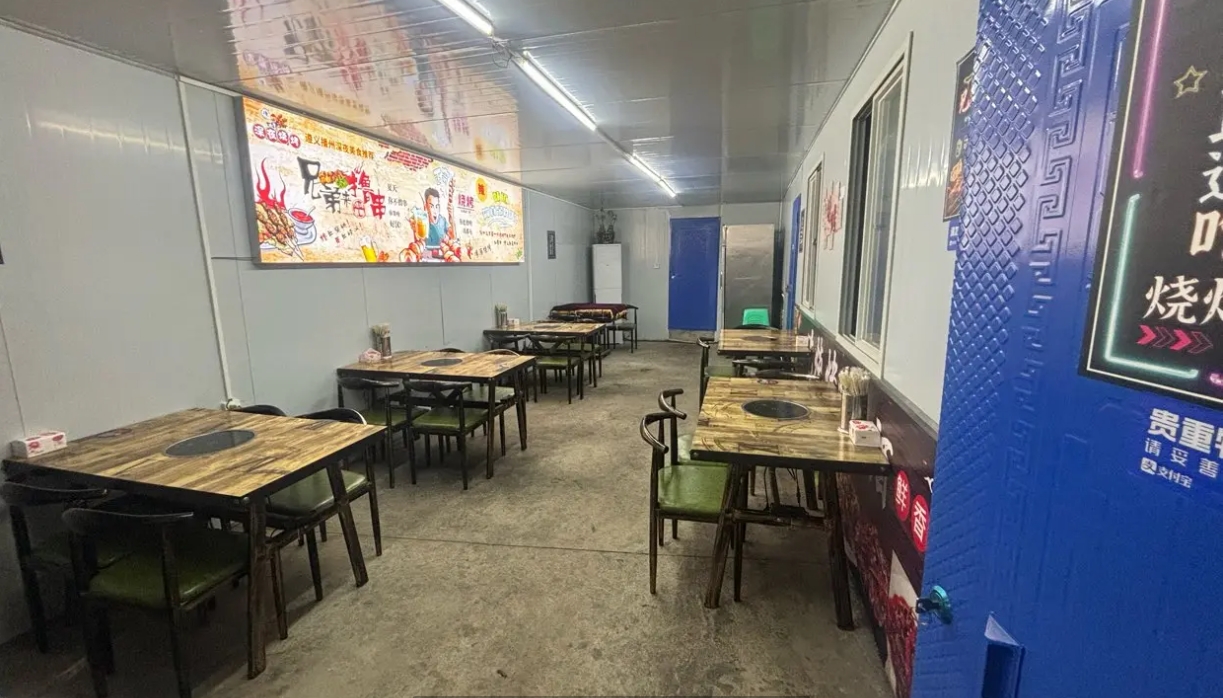 (转让)临街门面，停车非常的方便，老顾客很多