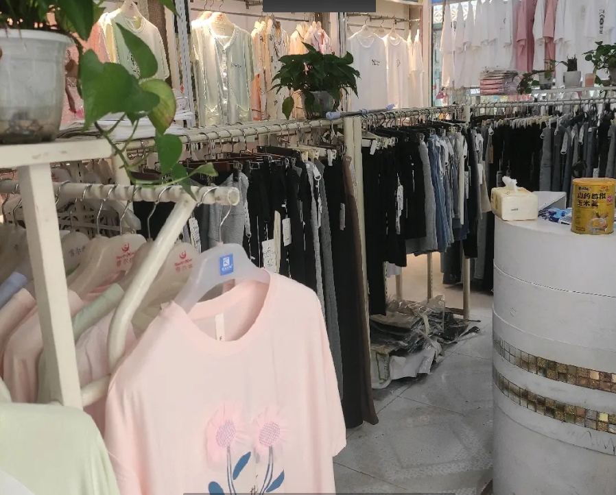 (转让)20年老店旺铺转让，接手即可经营，带空调，仁怀解放广场附近