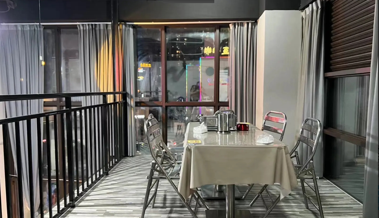 (转让)该店适合做餐饮，酒吧