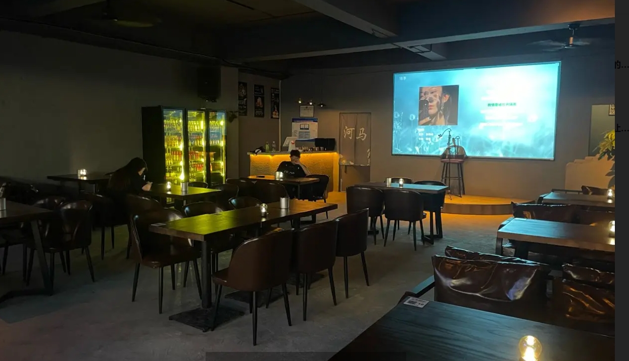 (转让)营业中酒吧低价转让，可改做餐饮，接手即可营业