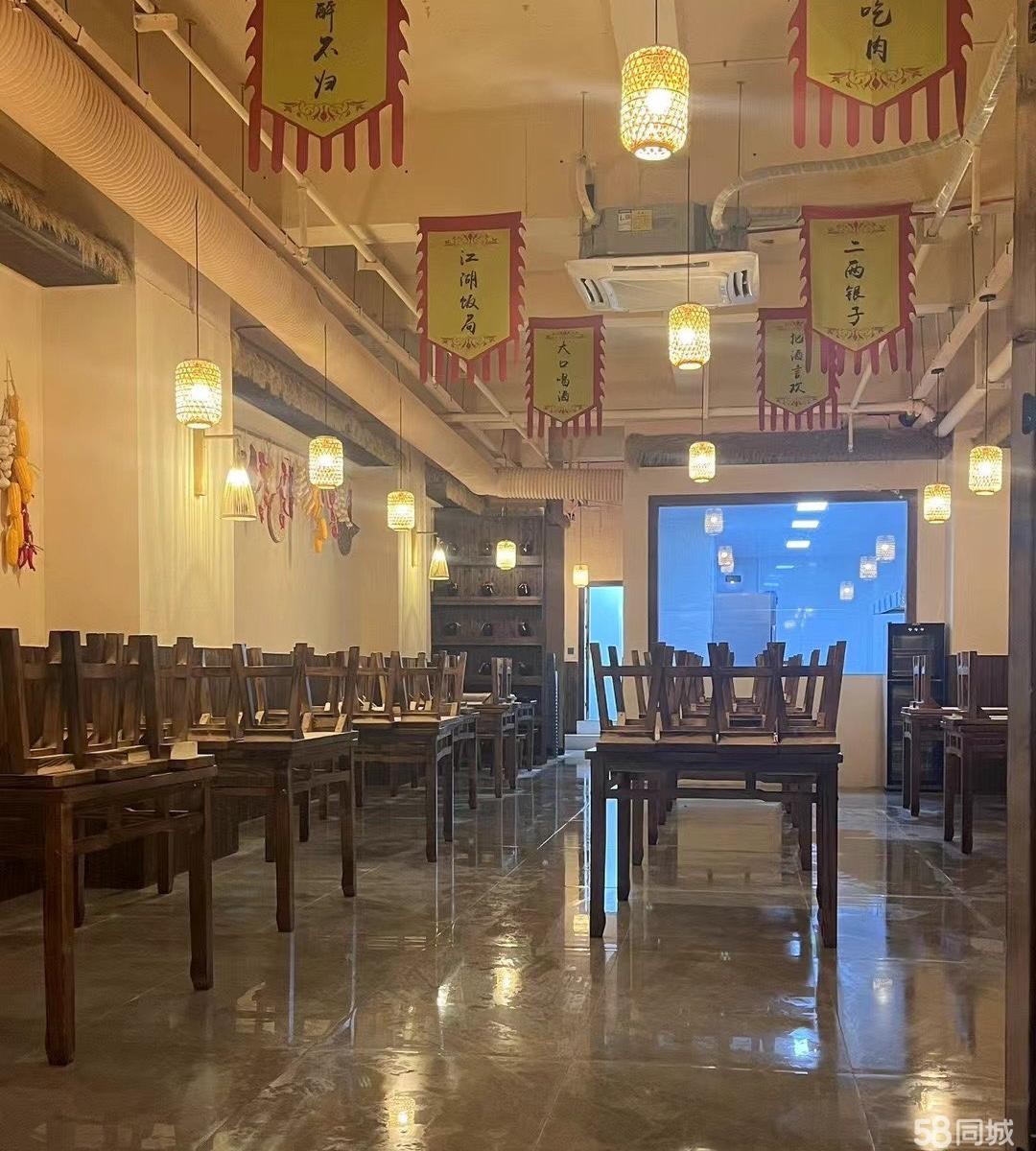 (转让)烤鸡店刚装修不久，设备齐全，接手可经营