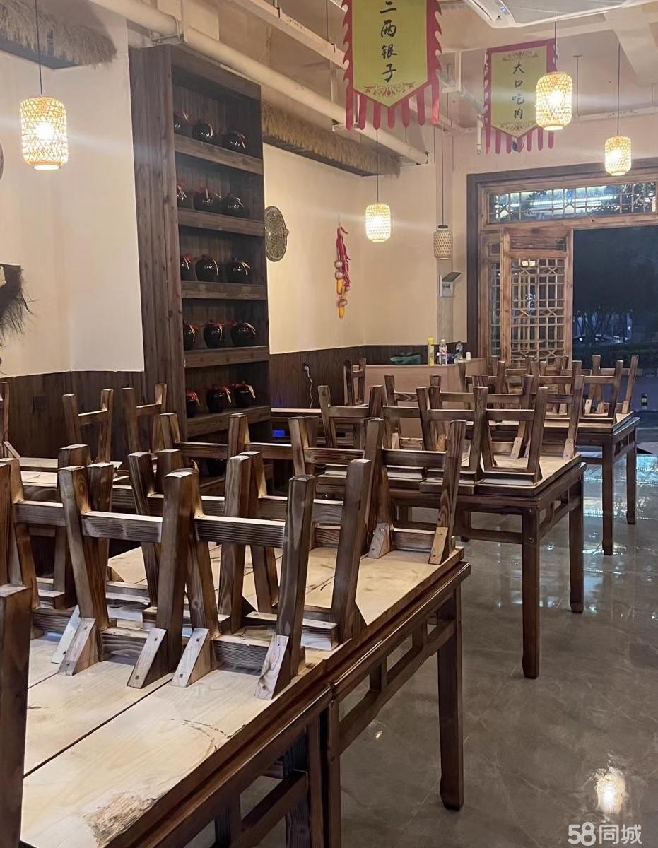 (转让)烤鸡店刚装修不久，设备齐全，接手可经营