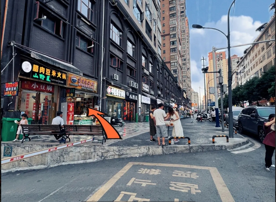 (转让)姜家寨领秀美宅旺铺转让(含烟证)