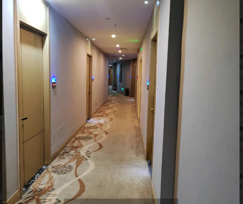 (转让)高铁站地下通道出口旁边，21间客房，另外一个布草间、洗衣房