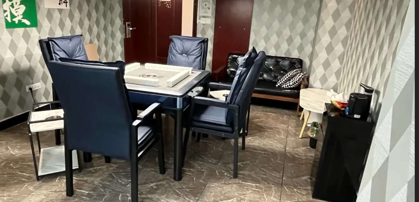 (转让)不刹鸽棋牌室星力城a馆正对面，交通银行旁边临街二楼