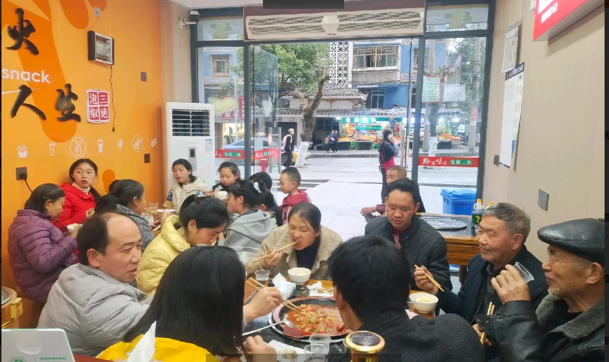 (转让)小区门口旁边有学校有医院有市场