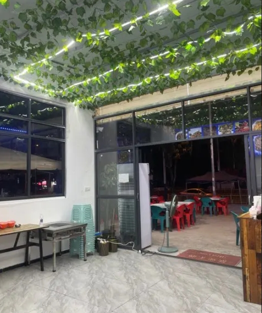 (转让)遵义市保利酷嗨游乐园停车场出入口保利之夜美食街1号门面