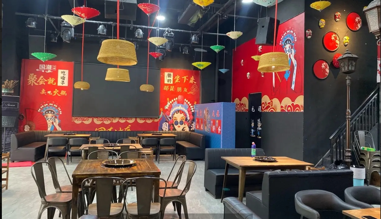 (转让)宽敞，有二楼包房，可外摆