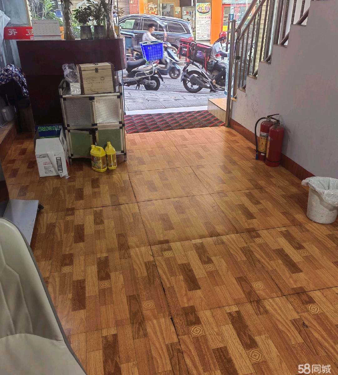 (转让)总面积240个平方-至三层,包房厨房卫生间所有设施齐全