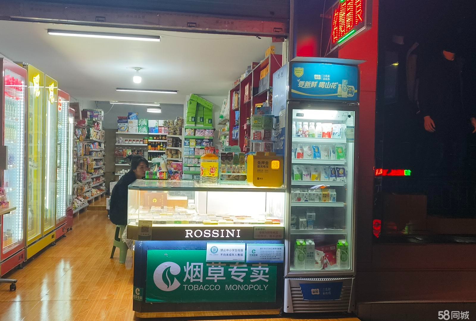 (转让)店面出租,海风井公交车站牌旁,酒店旁边,人流量大。