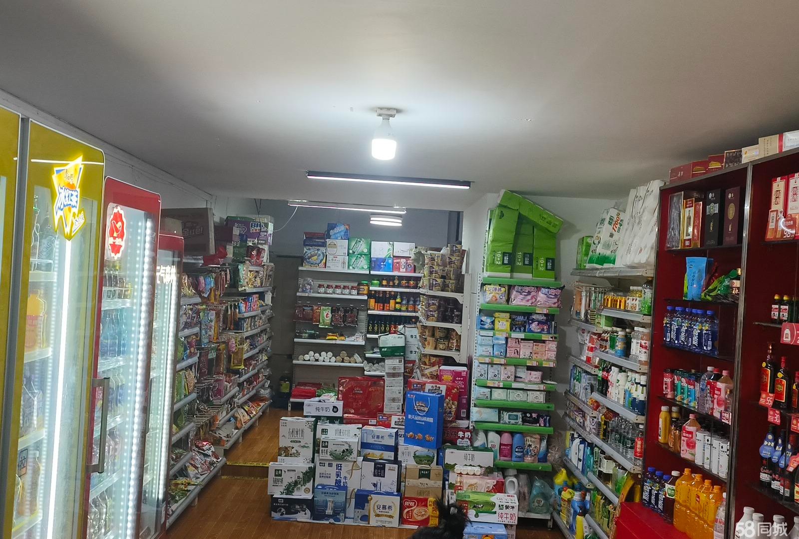 (转让)店面出租,海风井公交车站牌旁,酒店旁边,人流量大。