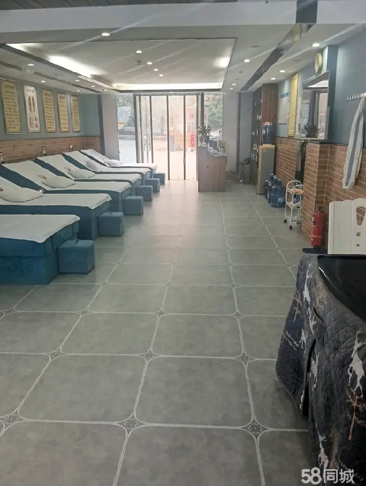 (转让)本人经营多店，无心打理，轻营几年老店转出，转手可营业