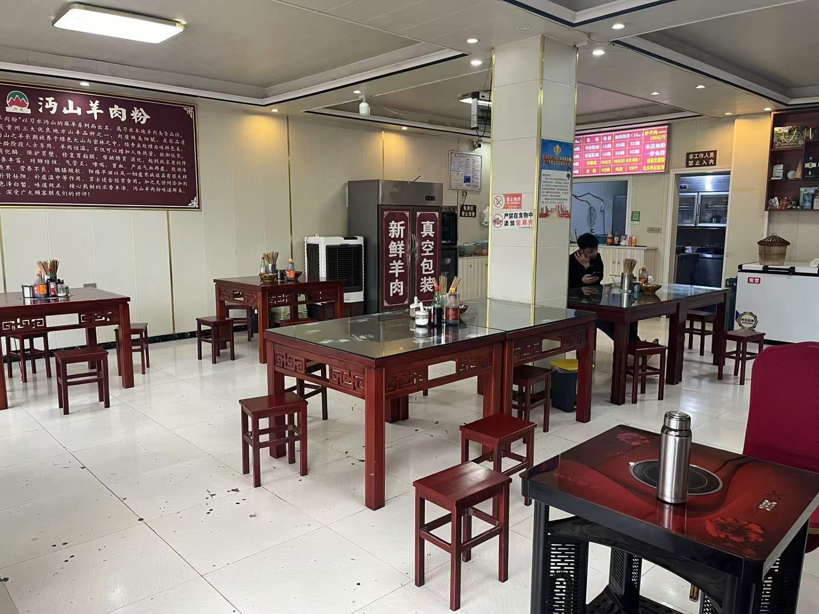仁怀学校旁大门头餐饮店转让