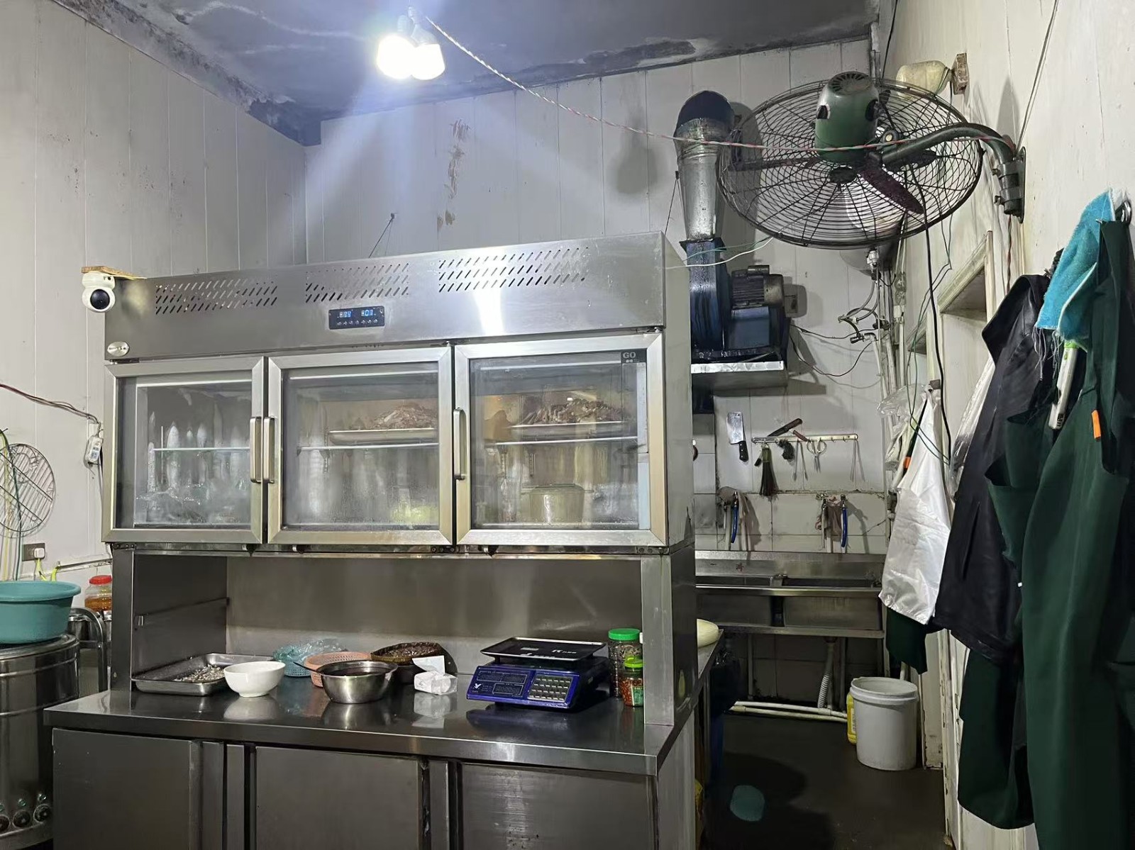仁怀学校旁大门头餐饮店转让