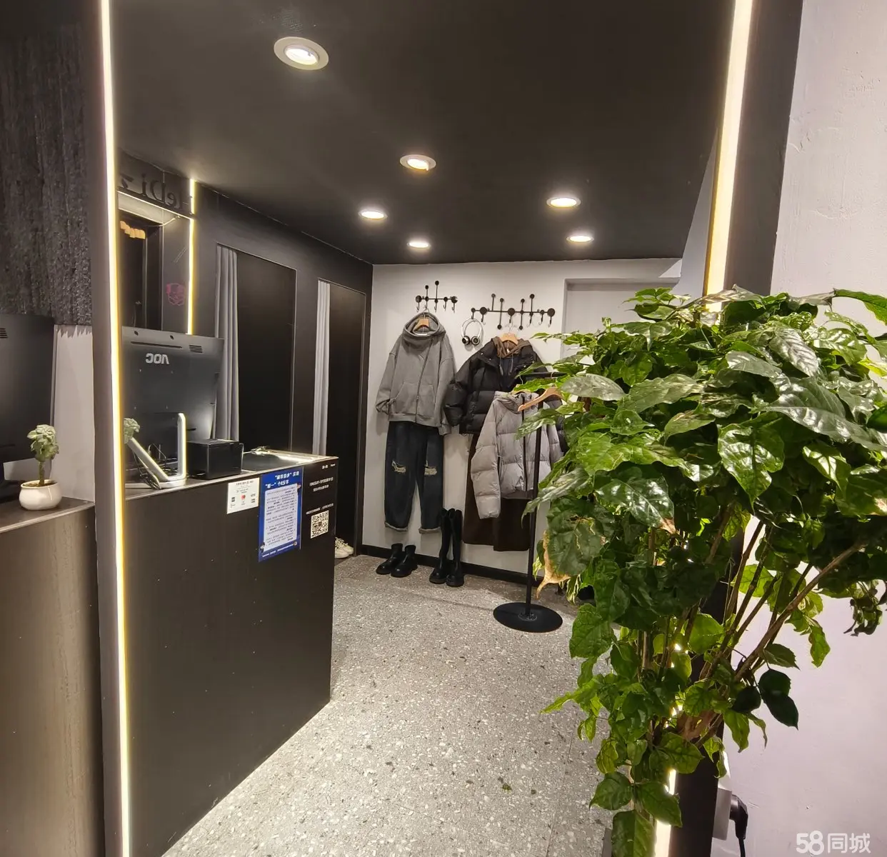 (转让)丁字口中华南路服装店整体转让24万