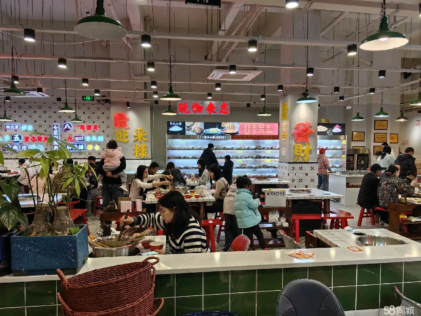 （转让)因内部分歧，将此店整体转让，有稳定客源，接手即可经营
