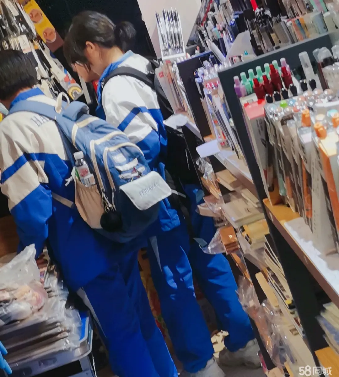 （转让)忍痛割爱，因家人工作变动，动漫文具店急转让