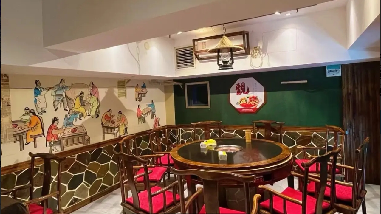 (转让)位置很好很适合搞餐饮店
