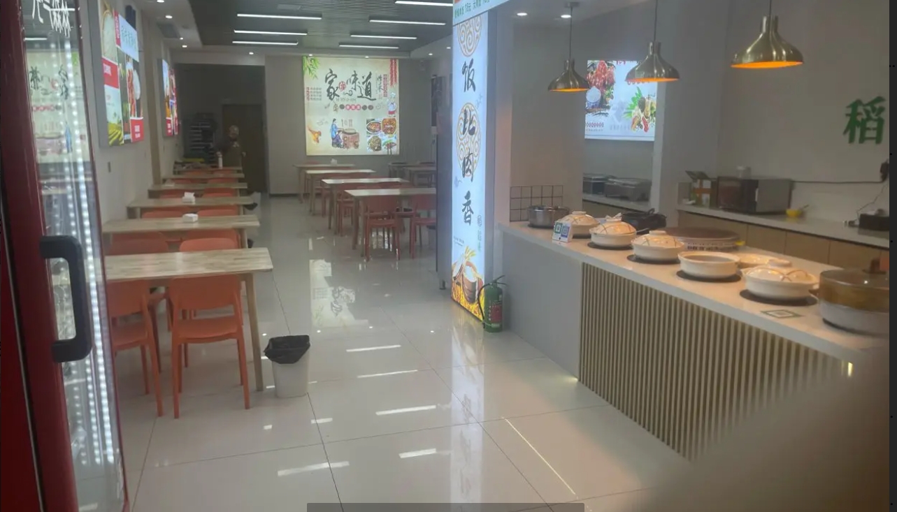 (转让)本商铺地段好、交通便利、商铺新装修、所有设施齐全、95新、