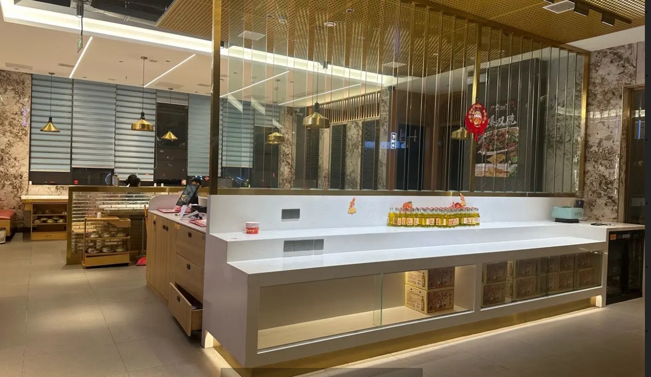 (转让)苏州路商圈临街店铺，有包房