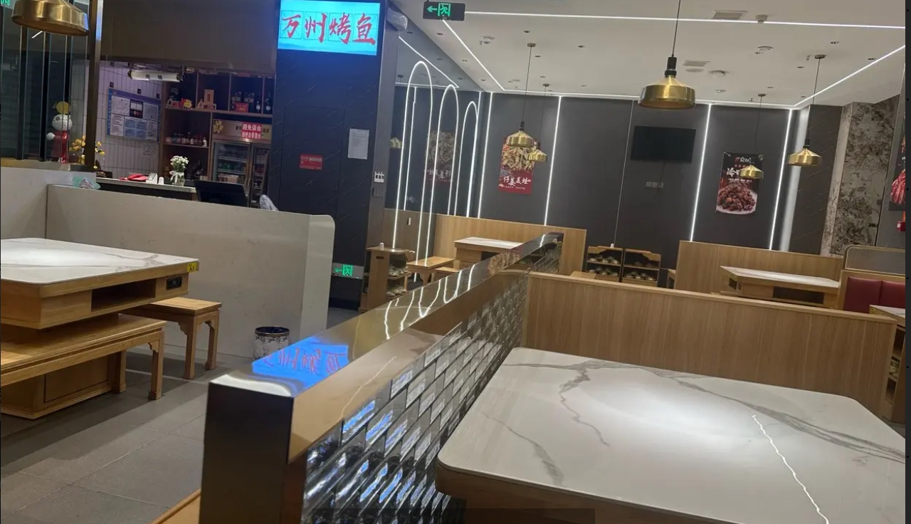 (转让)苏州路商圈临街店铺，有包房