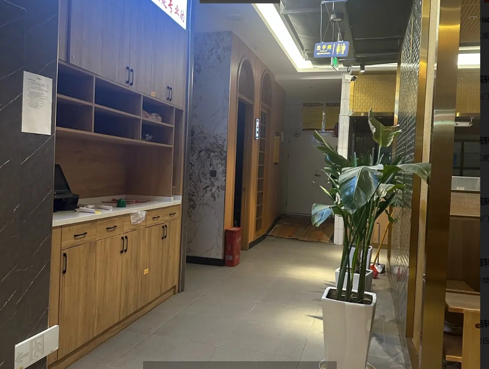 (转让)苏州路商圈临街店铺，有包房