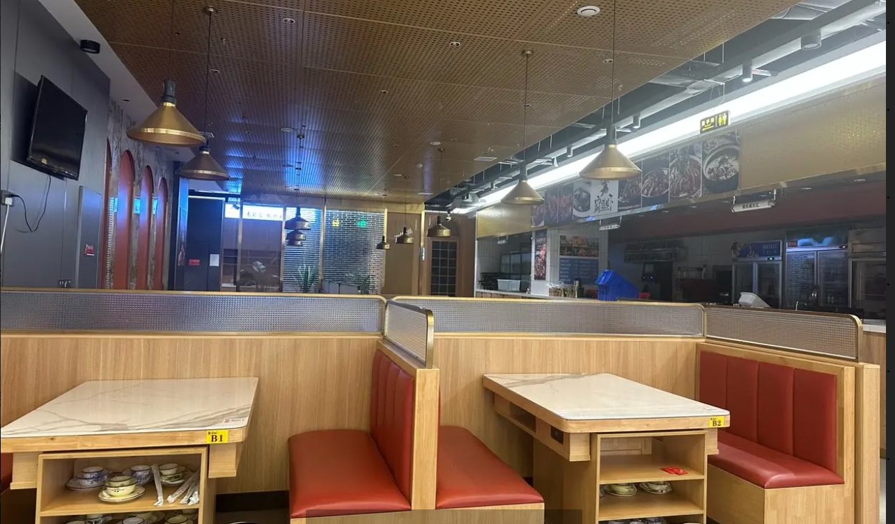 (转让)苏州路商圈临街店铺，有包房