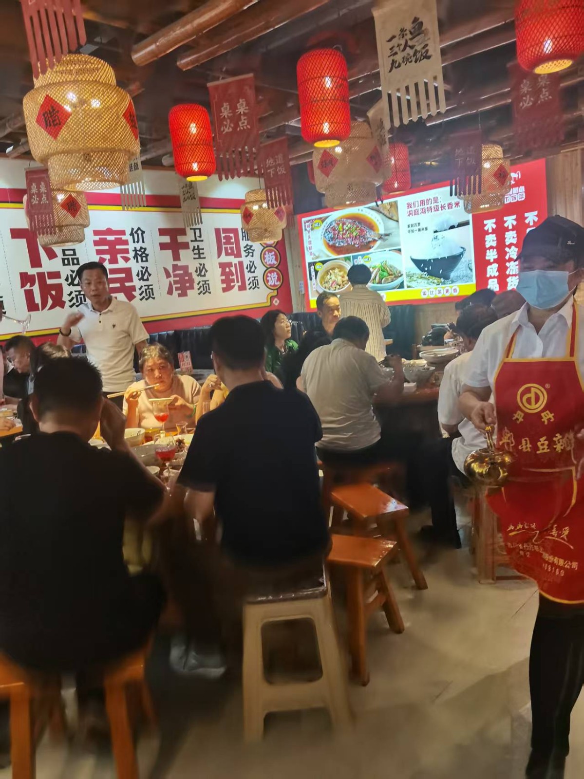 仁怀香榭后门大门头餐馆整体转让