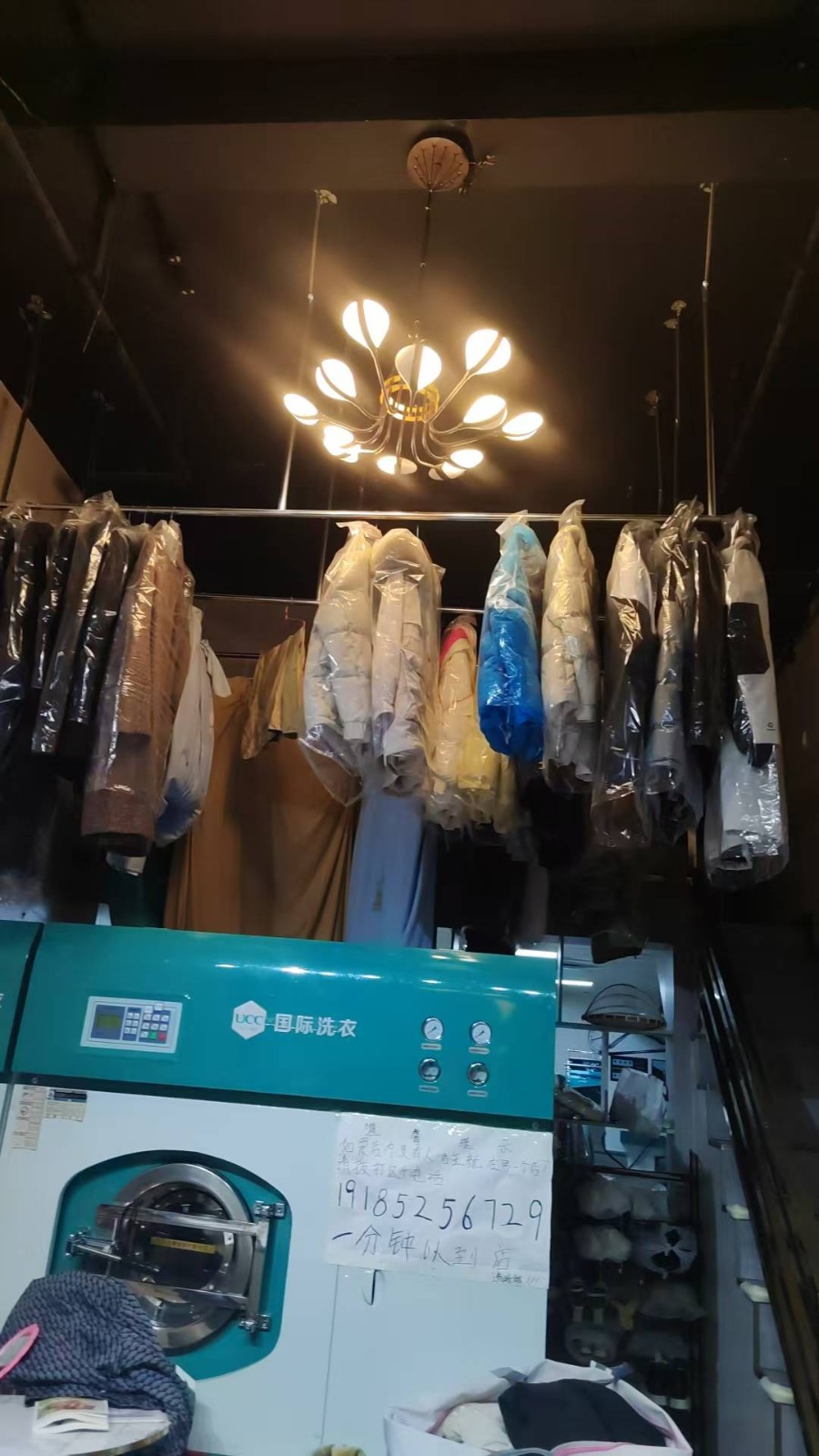 桐梓蟠龙美食街旁干洗店转让