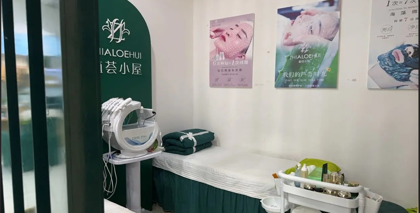 (转让)店铺在商场的超市入口，人流量多，已经营六年六年