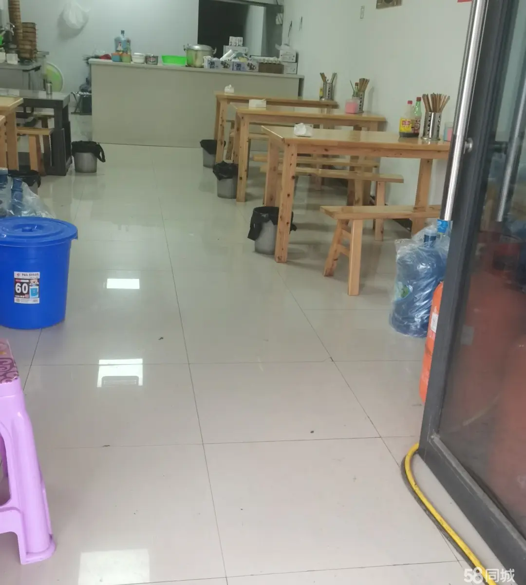 （转让）早餐店小区出口旁边有小学初中幼儿园有固定客源