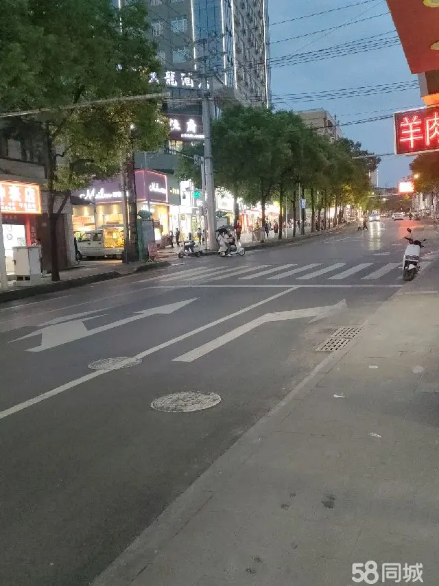 (转让)临街旺铺，就在学校附近