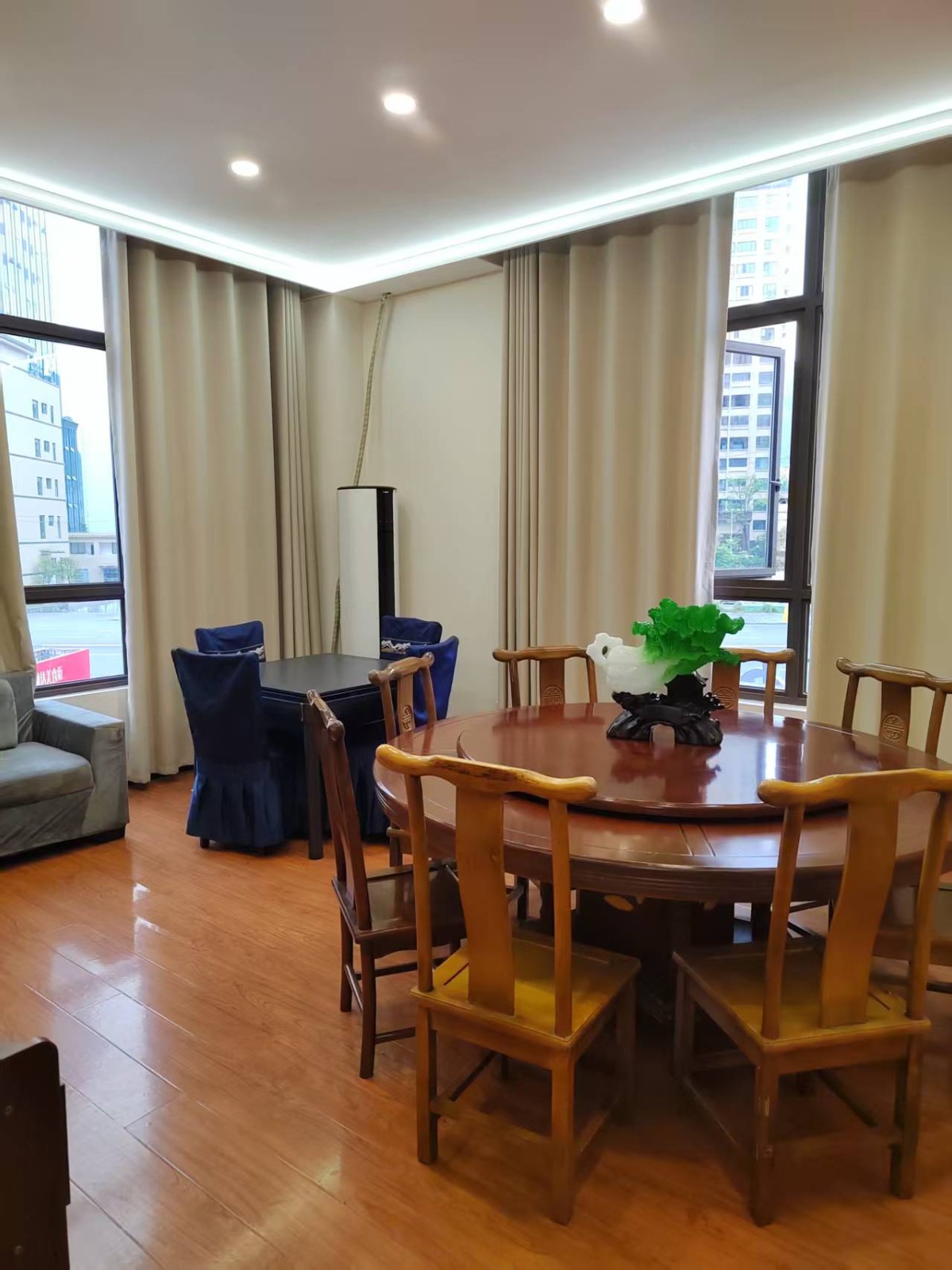 绥阳林达美食街餐饮店转让