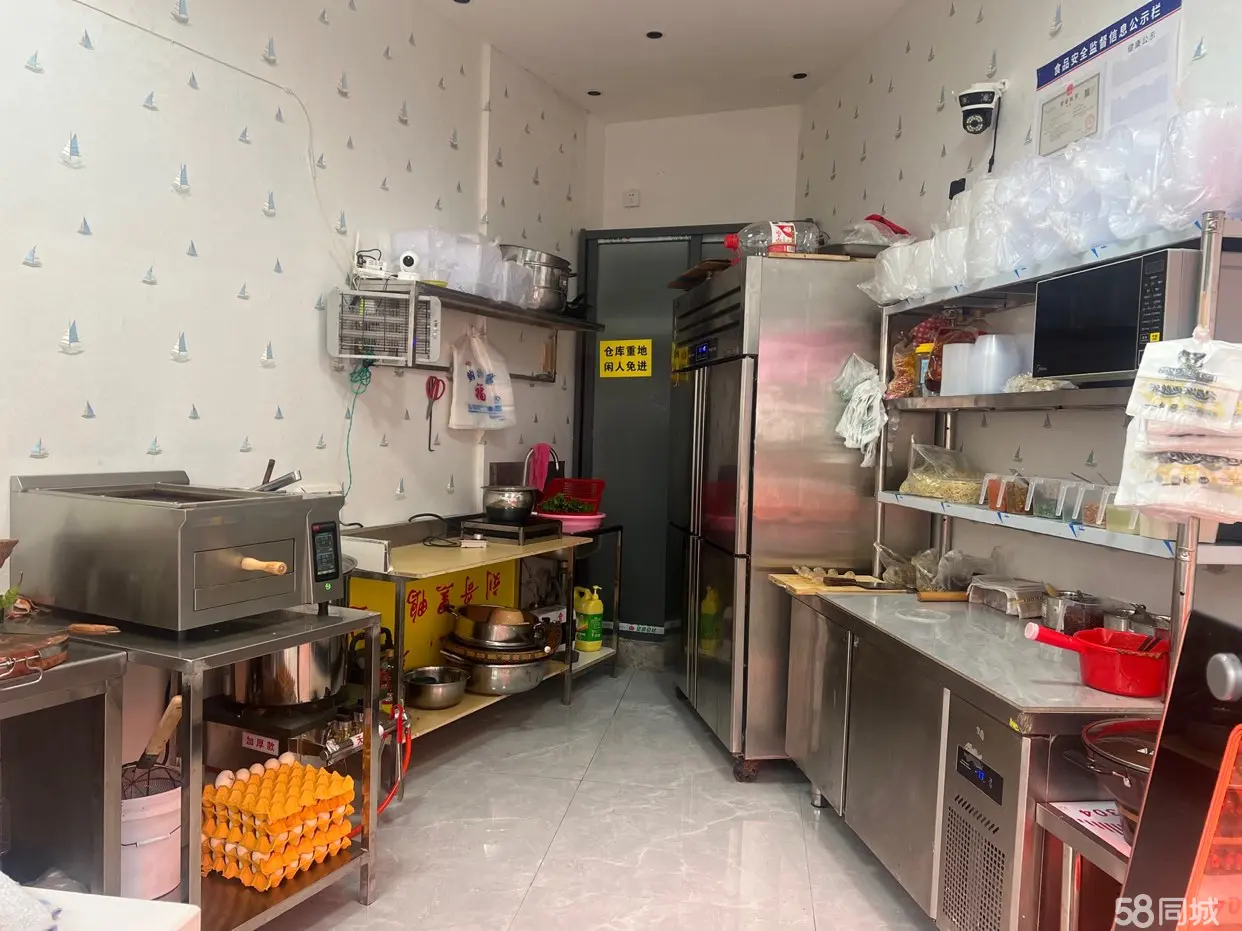 （转让）店面在老一小十字路口店面位置优好见面不如见店有意者来店里咨询