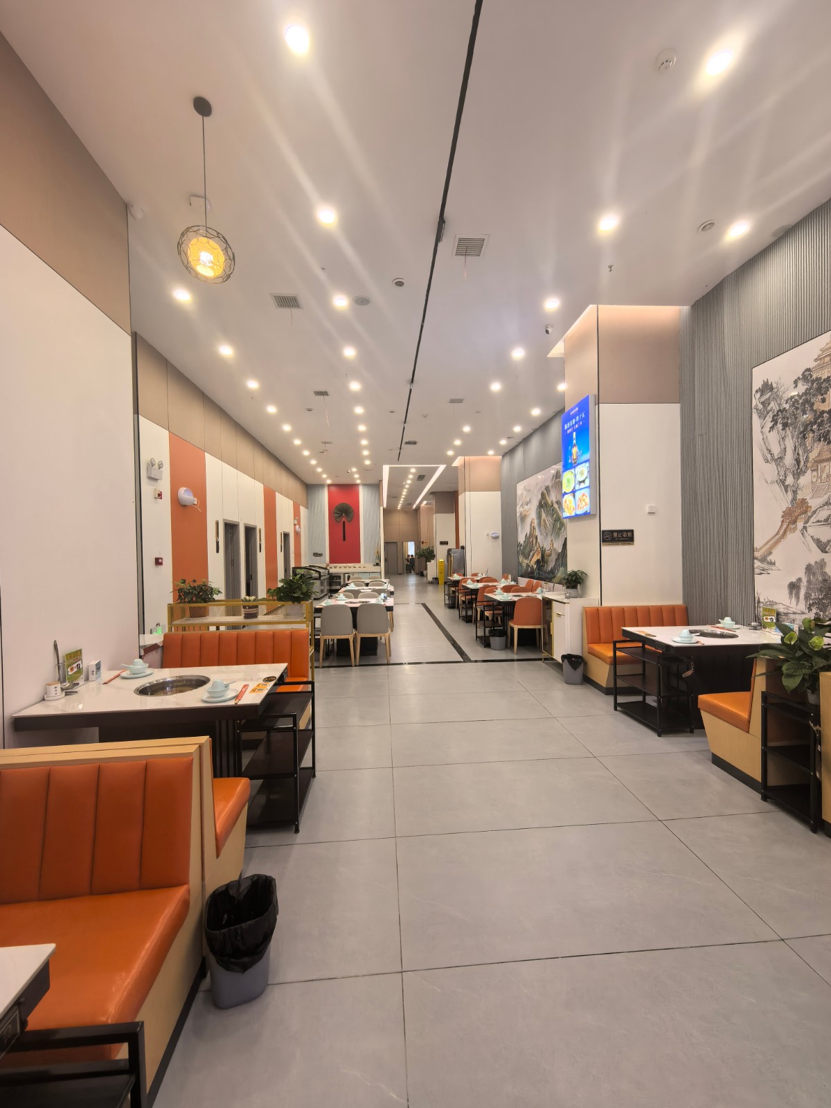 昆明路三楼平台高端餐厅转让
