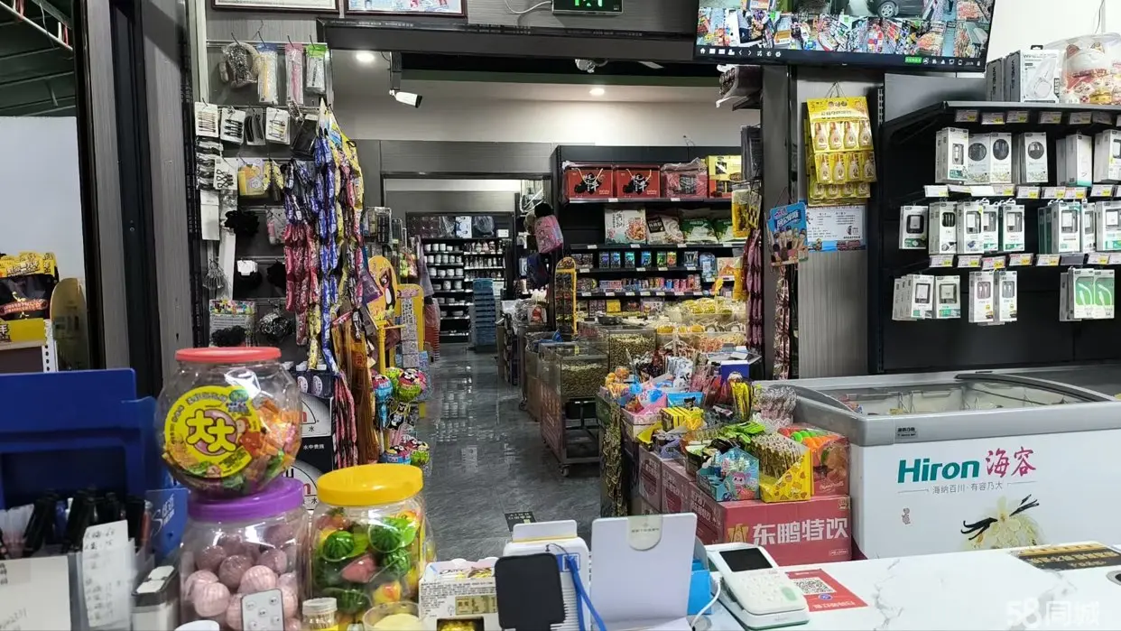 （转让小区外临街店铺出行便利