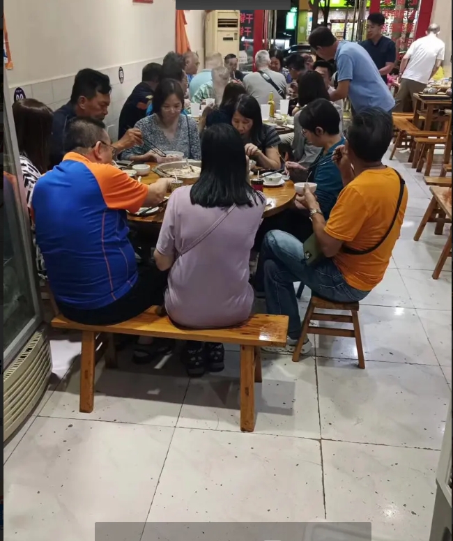 (转让)因本人其他业务发展，经营中门面低价转让