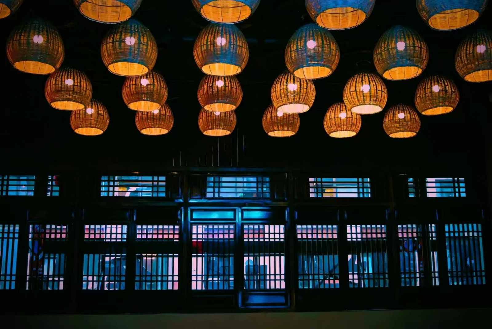 仁怀铂金城大门头餐馆整体转让