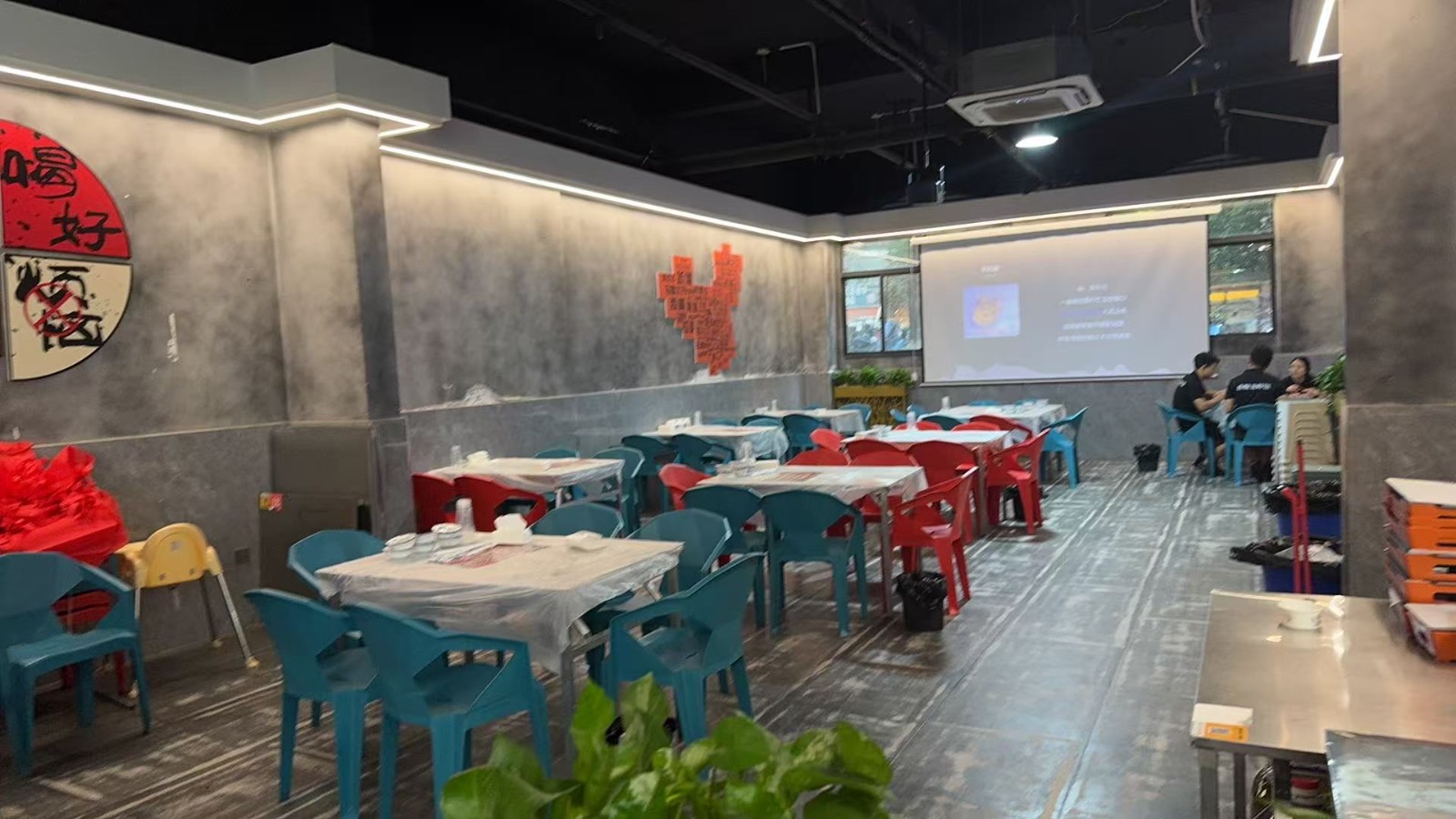 仁怀铂金城餐饮一条街店铺转让