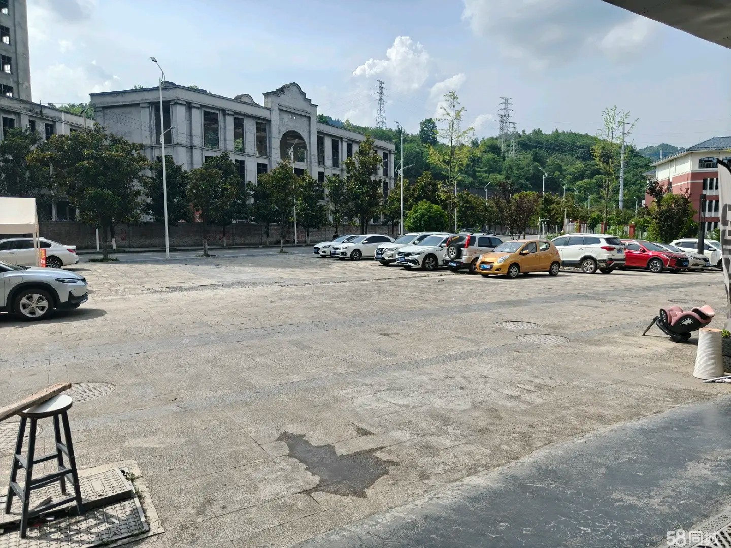 （转让）房东直租现在房租3万一年，全套转让，