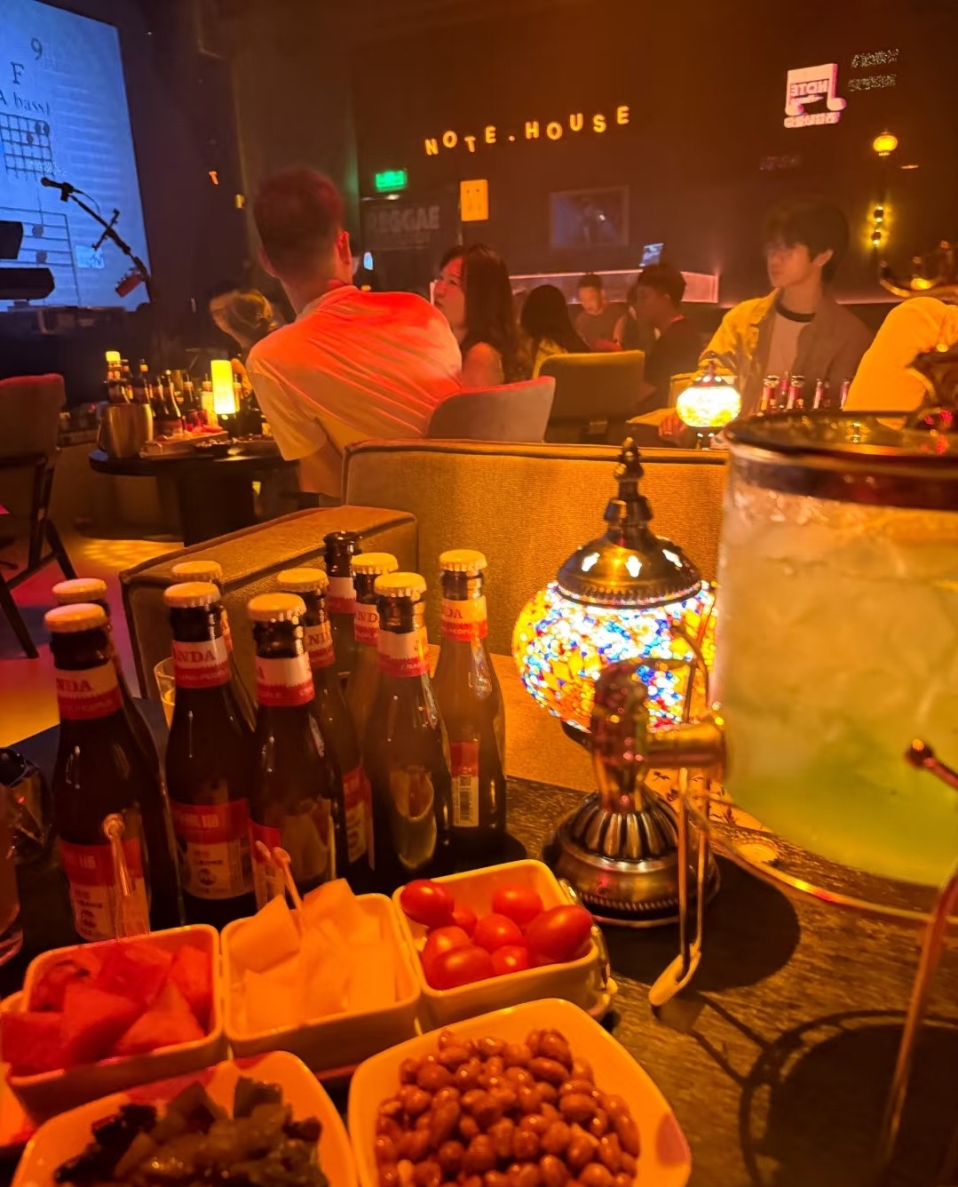 遵义上海路兰台府酒吧急转