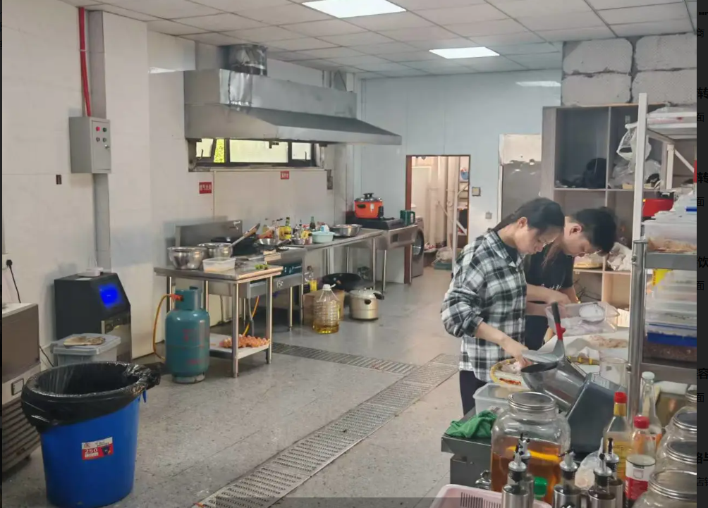 (转让)南京路/苏州路/鱼生店沿河门面转让，交通便利，设备齐全!