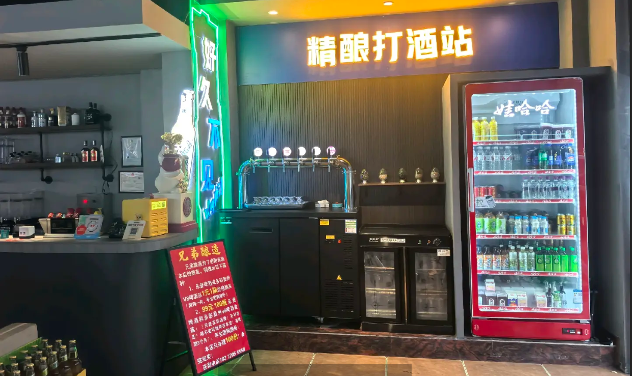 (转让)人流量大，停车方便，周边成熟小区，门面宽敞好用。