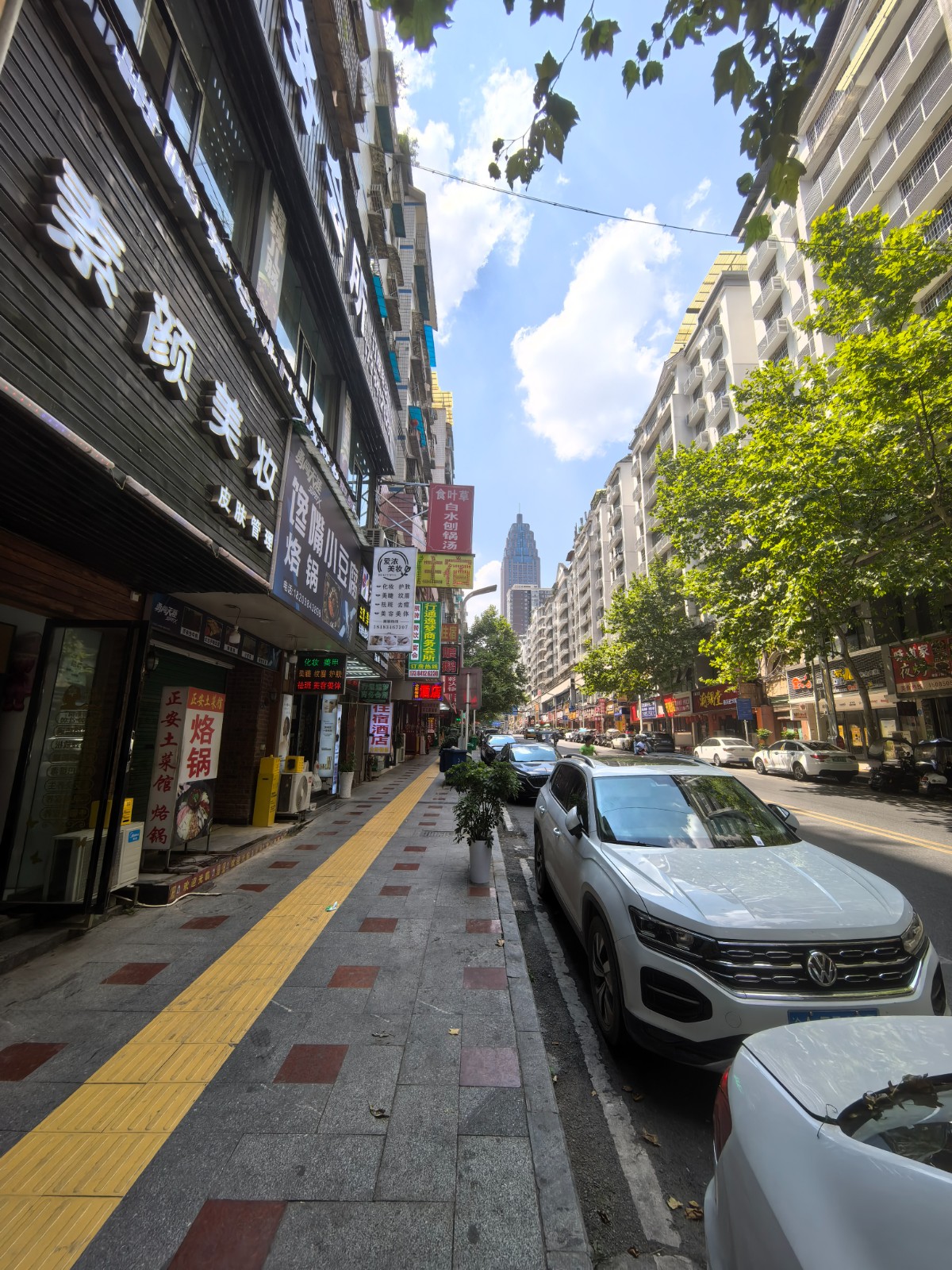 合众路中段临街美容店转让
