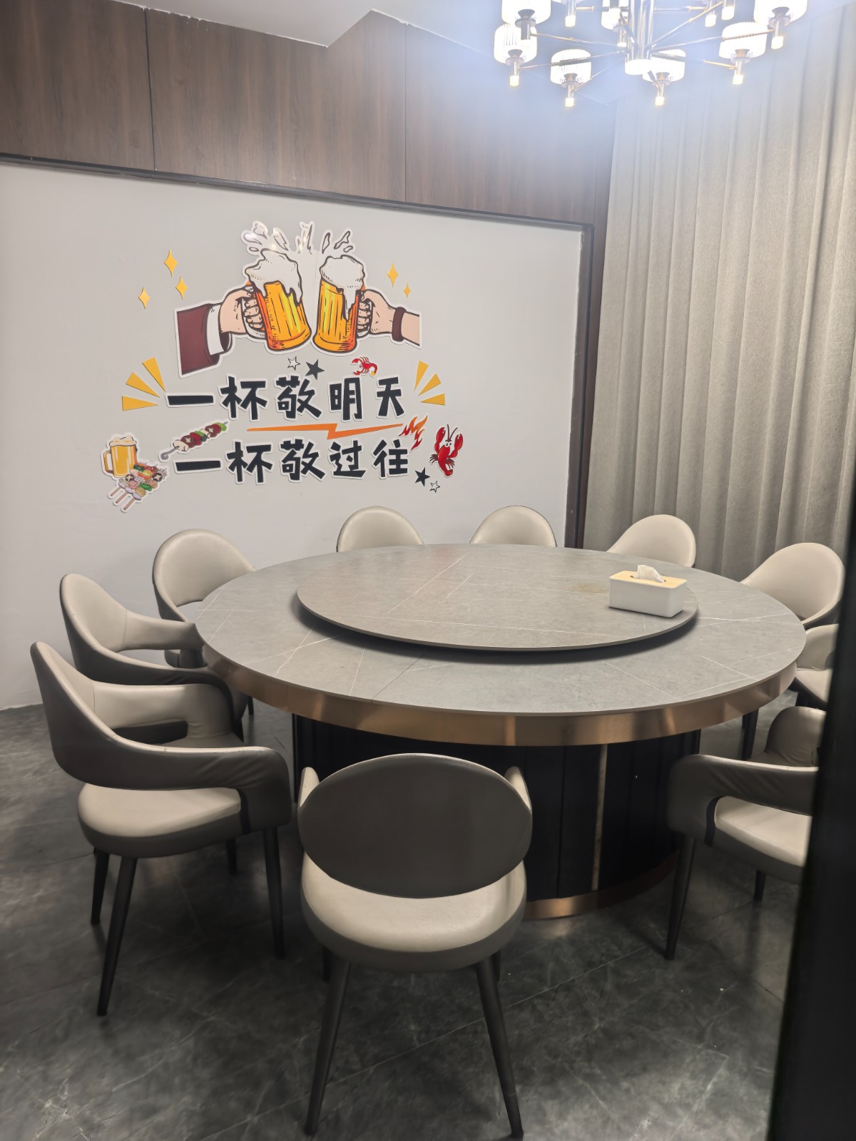 仁怀餐饮一条街大门头餐馆整体打包转让