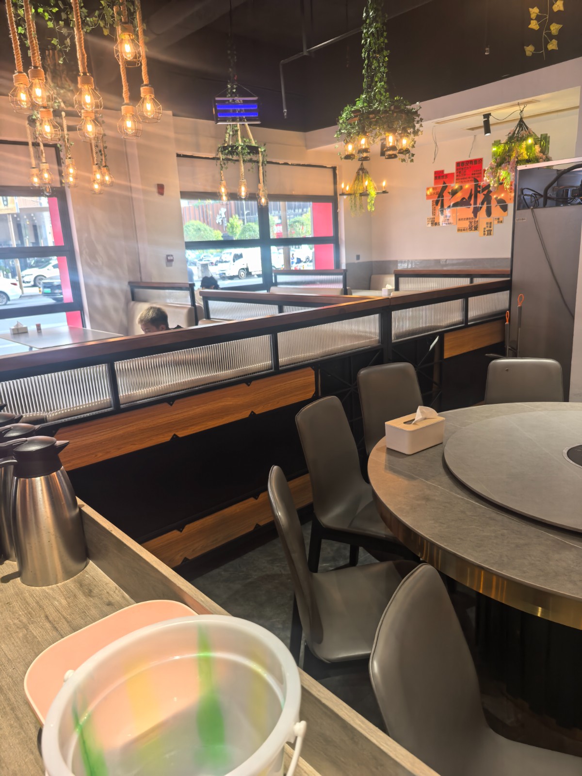 仁怀餐饮一条街大门头餐馆整体打包转让