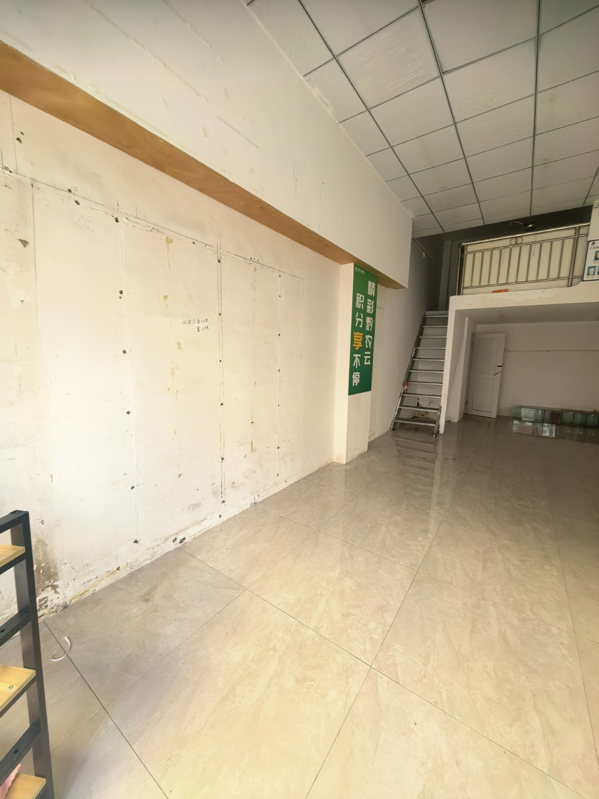 仁怀解放广场边上门面房东直租