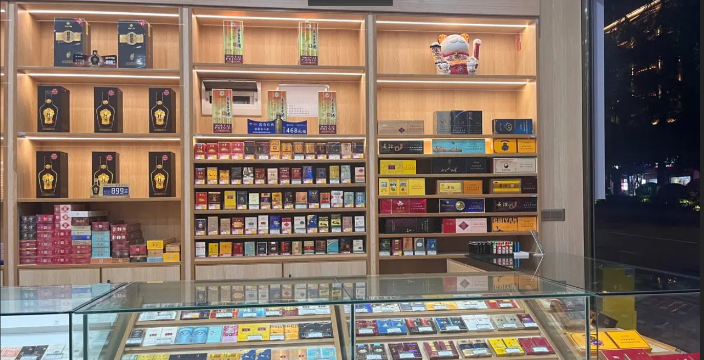 (转让)将营业中的烟酒店转让，有烟证，设备齐全，可电话了解详细情况
