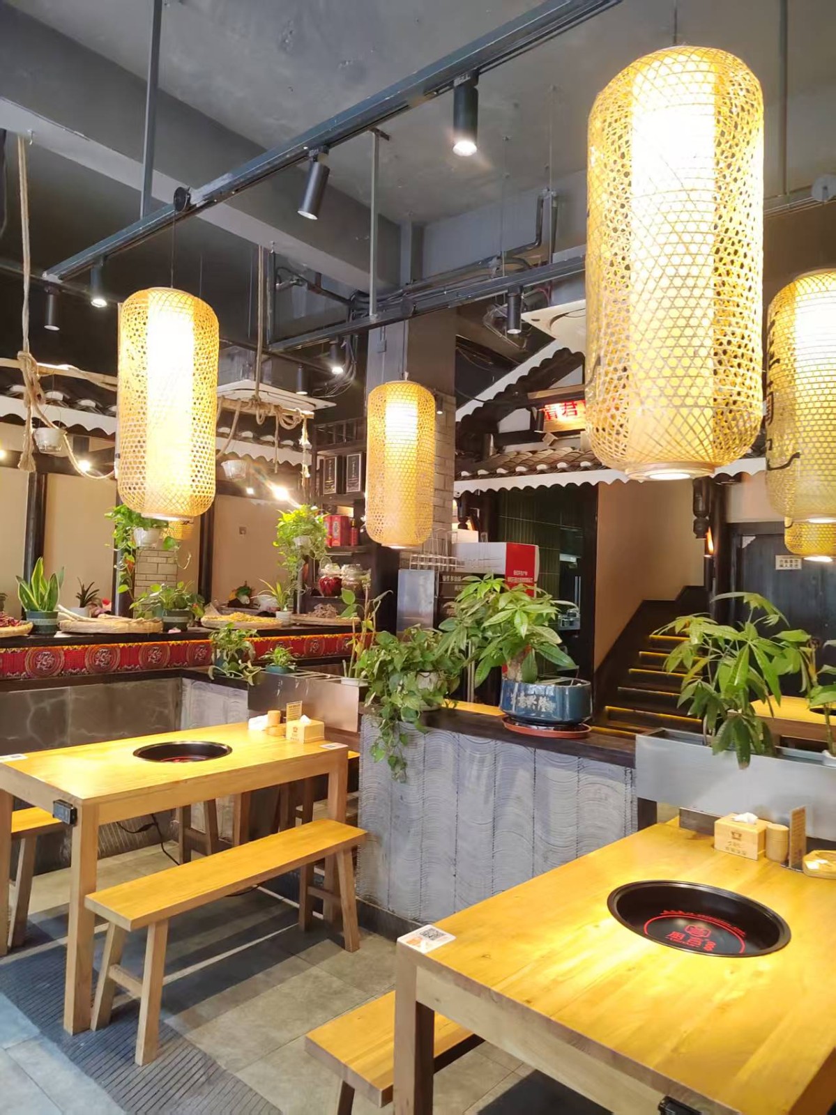 仁怀四转盘临街餐饮店旺铺转让
